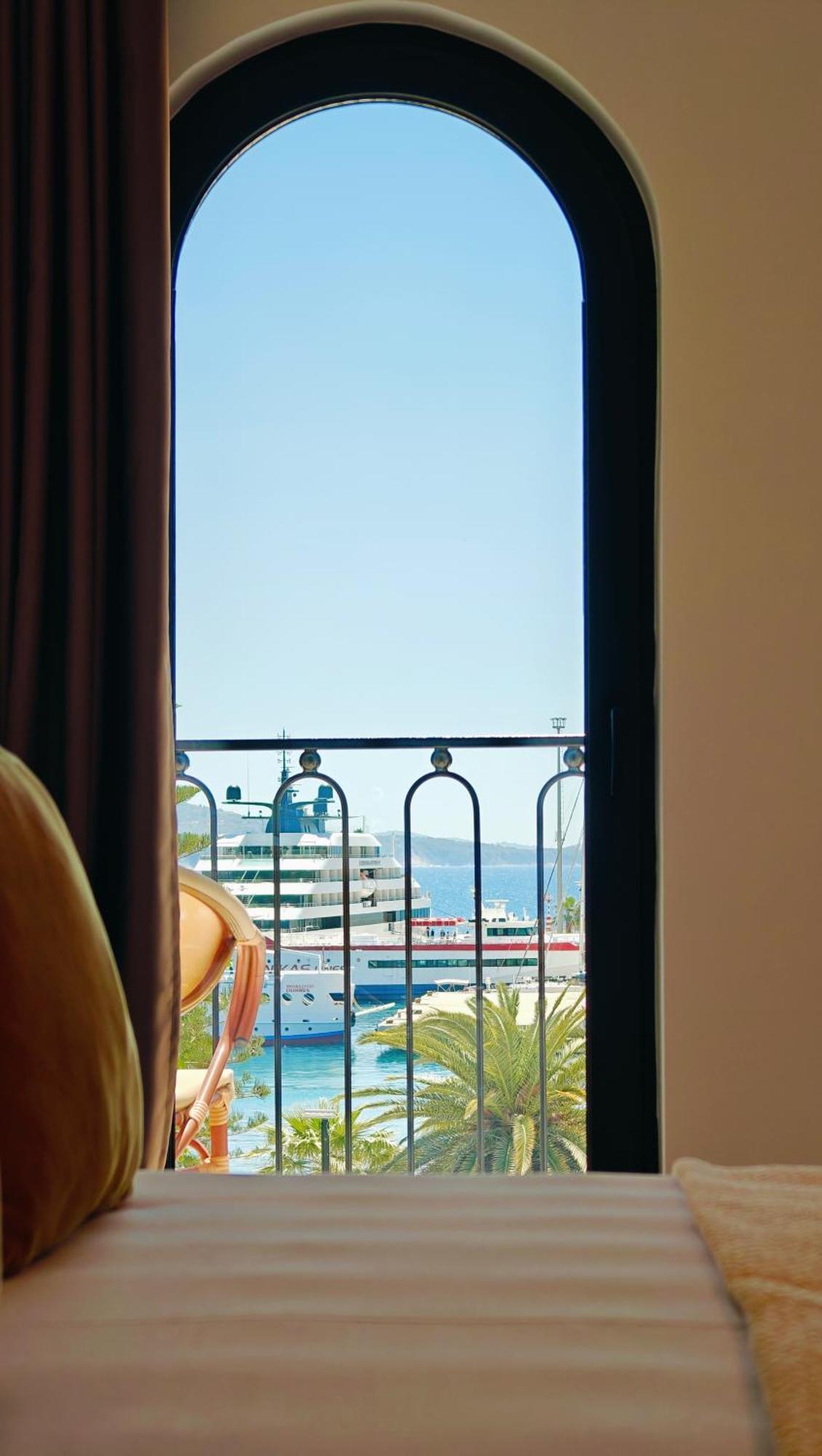 Hotel Villa Margarit Sarandë Esterno foto
