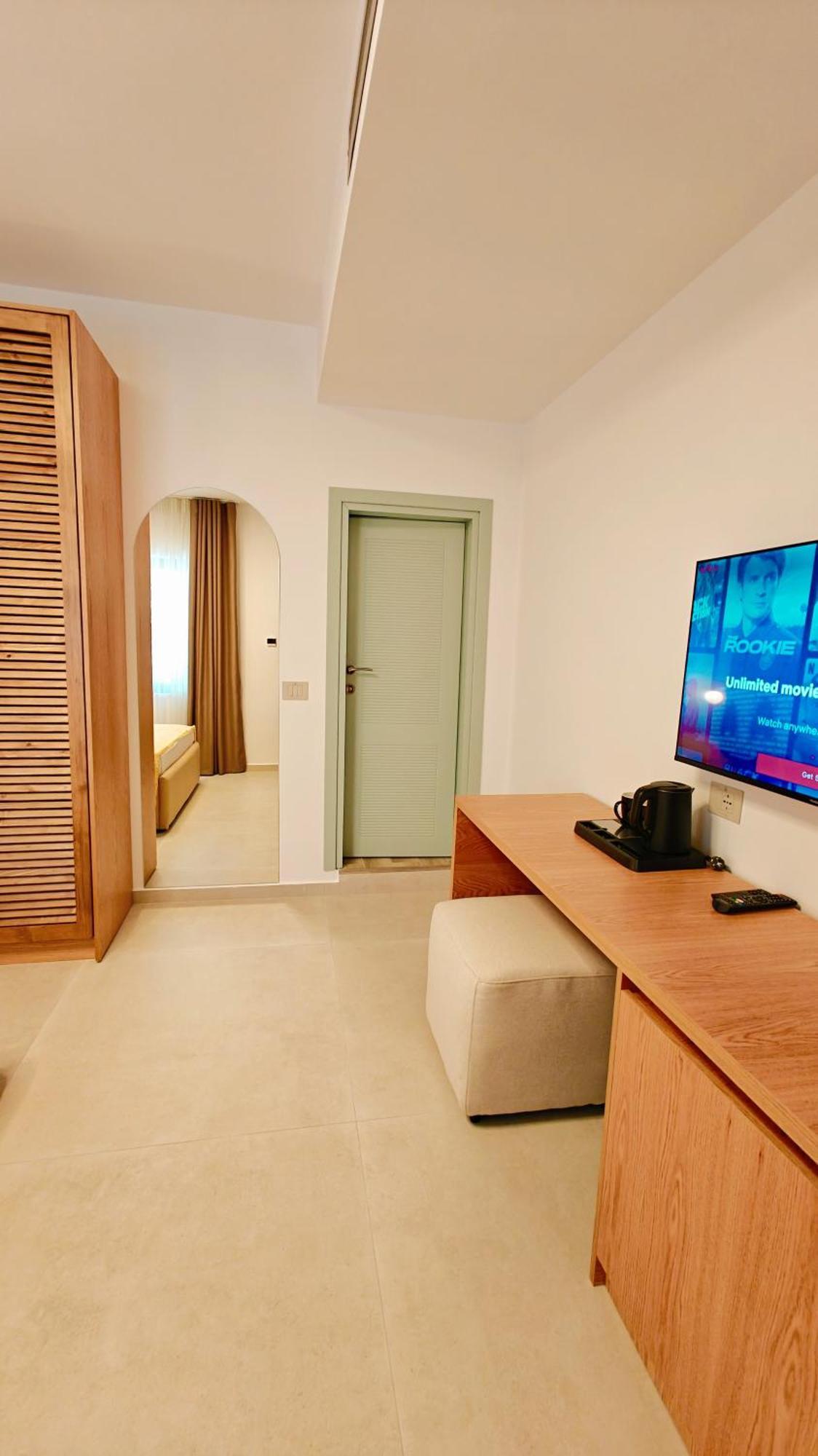 Hotel Villa Margarit Sarandë Esterno foto